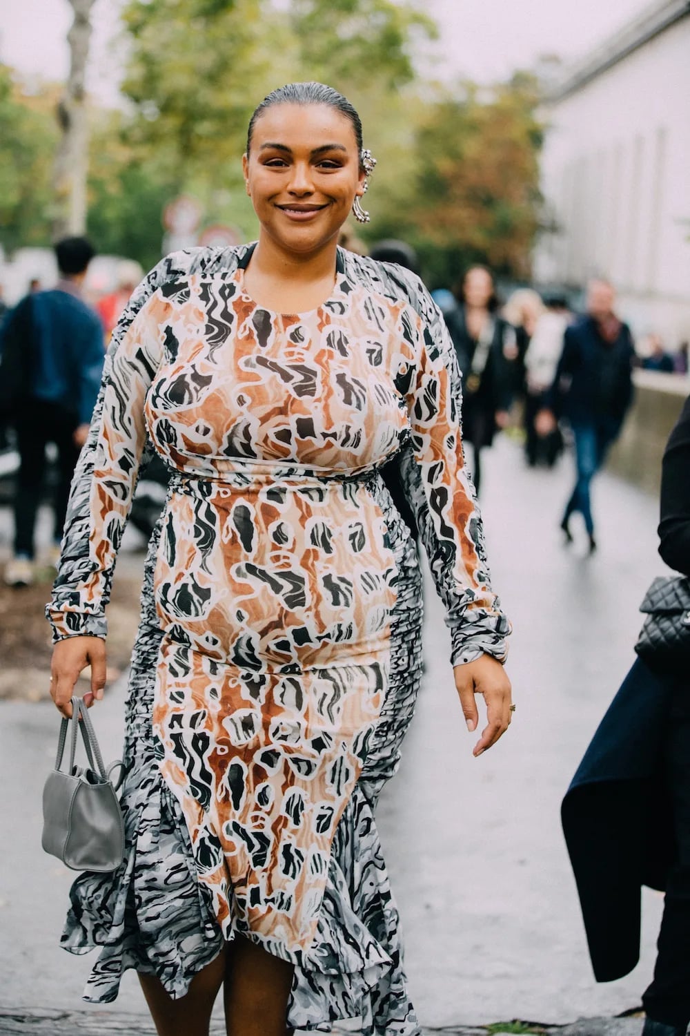Ruched Bodycon Dress with Abstract Print — Trendy Casual Party Outfit