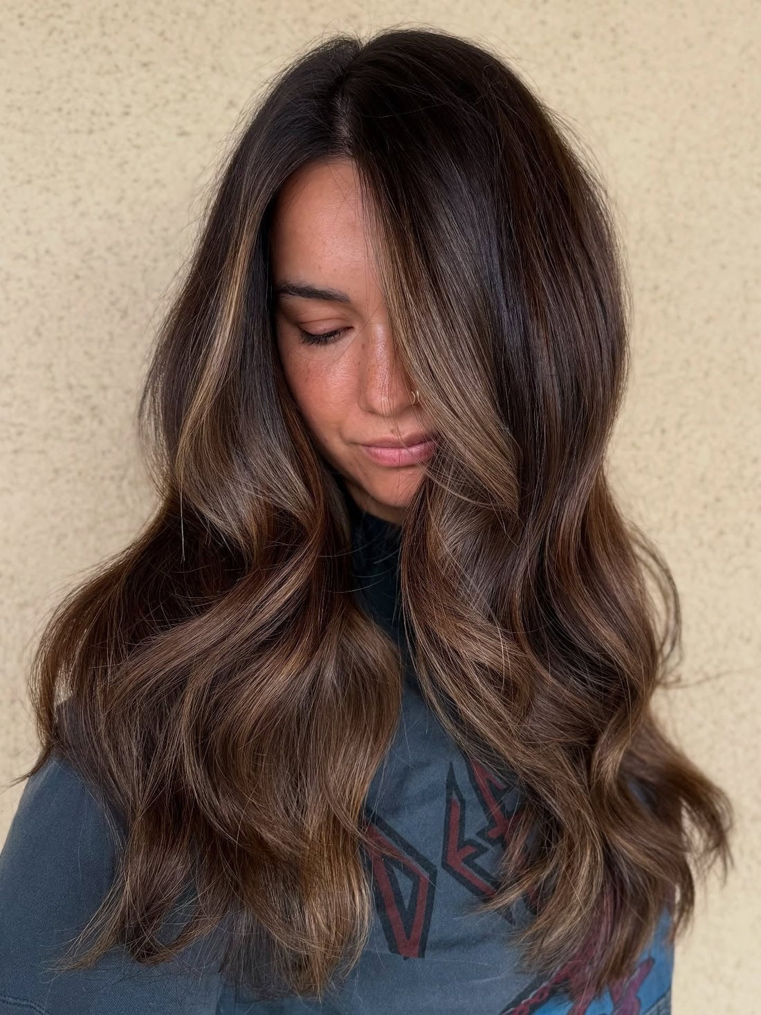 Dark Chocolate With Lighter Brown Balayage Contrast Dark Chocolate With Lighter Brown Balayage Contrast — Trendy Chocolate Hair Color