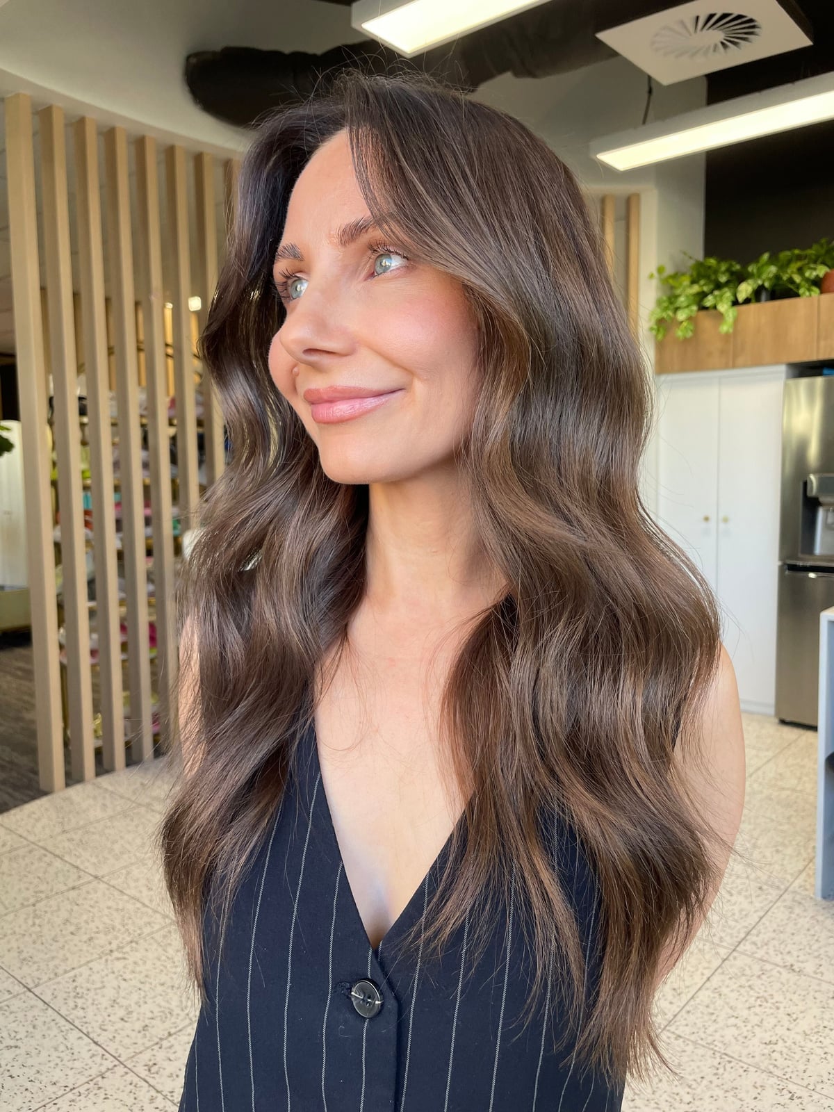 Collarbone Cool Toned Chocolate With Highlights Collarbone Cool Toned Chocolate With Highlights — Trendy Chocolate Hair Color