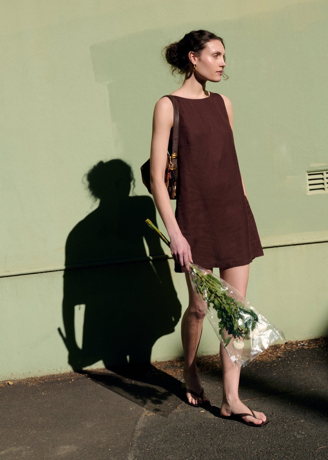 Sleeveless Linen Shift Dress for Summer Sleeveless Linen Shift Dress for Summer — Trendy Chocolate Outfits