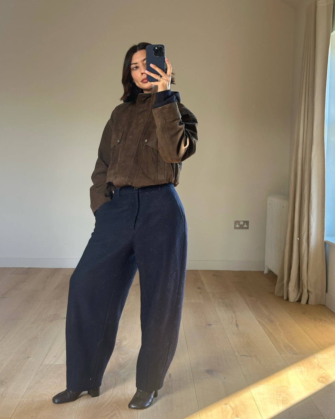 Leather Pencil Skirt With V-Neck Sweater Leather Pencil Skirt With V-Neck Sweater — Trendy Chocolate Outfits