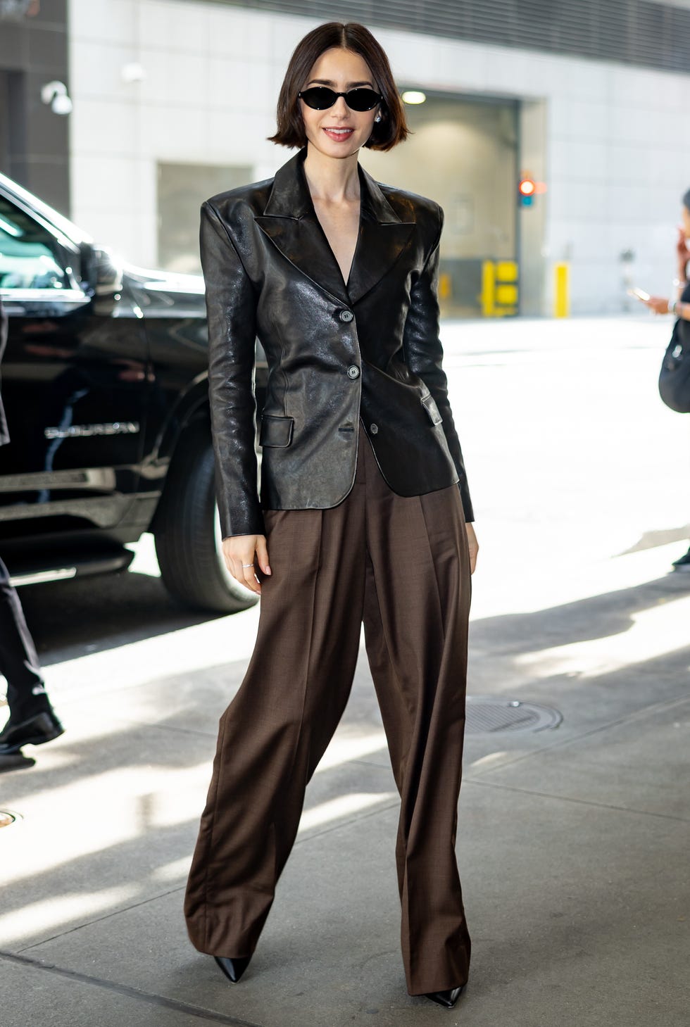 Sharp Shoulder Blazer With Wide-Leg Trousers Sharp Shoulder Blazer With Wide-Leg Trousers — Trendy Chocolate Outfits