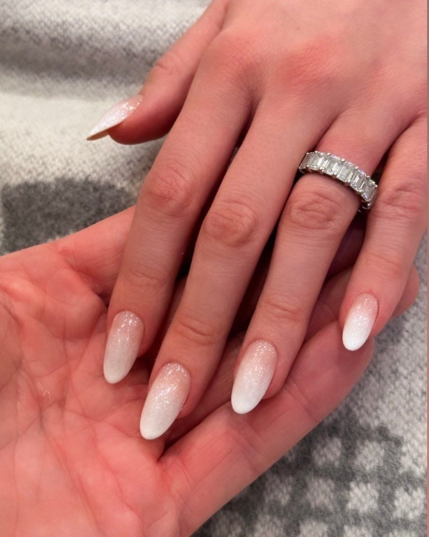 Glitter Ombré Medium Almond Nails Glitter Ombré Medium Almond Nails — Trendy Clean Girl Nails