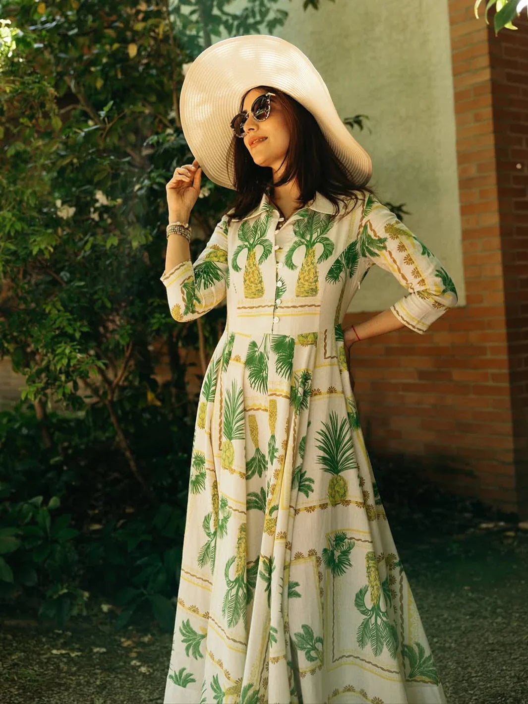 White Maxi Dress with Tropical Print for Resort Wear Trendy Coastal Outfits