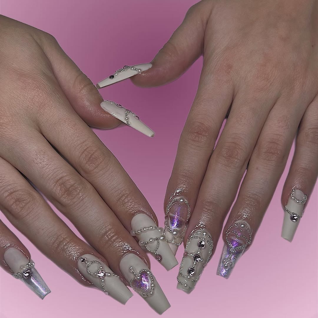 Off-White Silver Charms Chains Long Coffin Nails — Trendy Coffin Nails