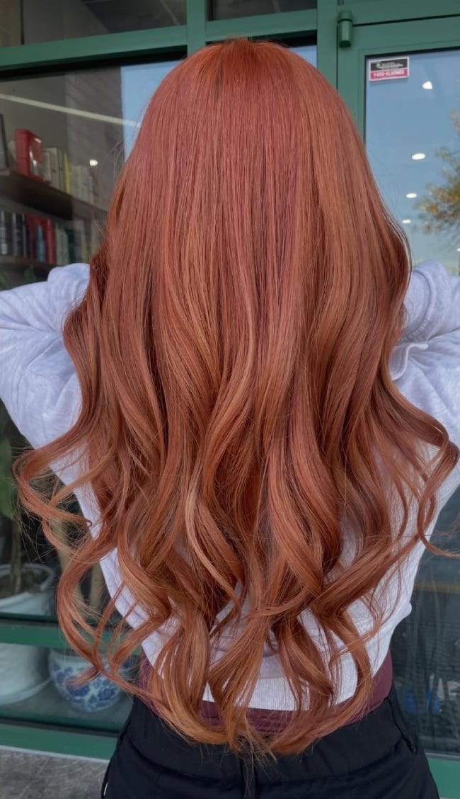 Mid-Back Paprika Copper Balayage, Wavy — Trendy Copper Hair