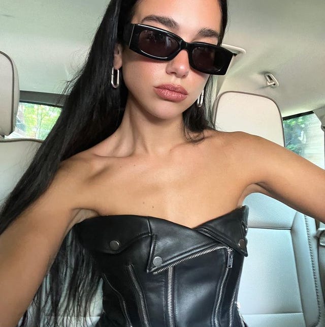 Black Leather Corset With Zipper Details Black Leather Corset With Zipper Details — Trendy Corset Top Outfits
