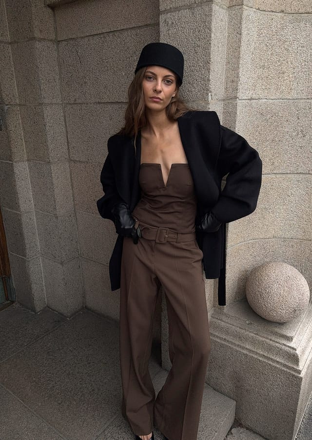 Brown Corset Under Black Blazer With Wide-Leg Trousers Brown Corset Under Black Blazer With Wide-Leg Trousers — Trendy Corset Top Outfits