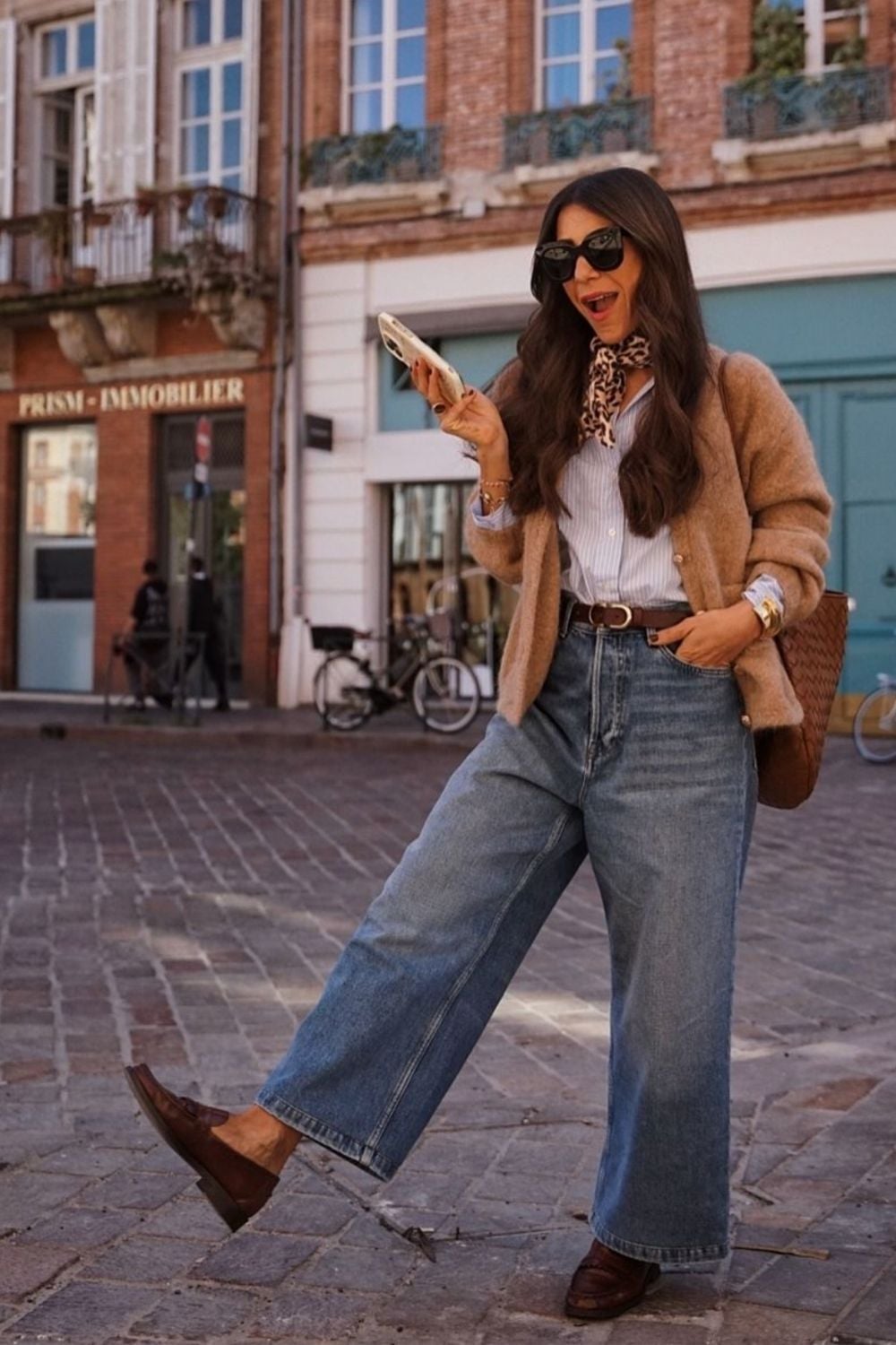 Light Brown Cardigan with Striped Shirt and Jeans Light Brown Cardigan with Striped Shirt and Jeans — Trendy Cozy Outfits