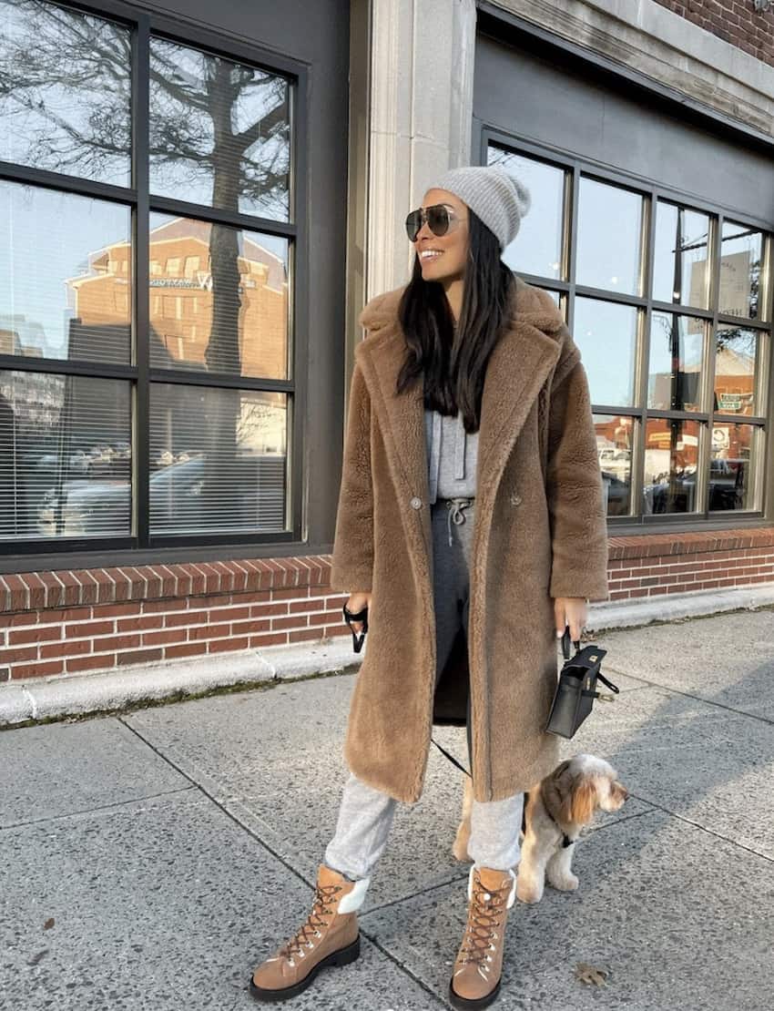 Long Teddy Coat Over Grey Sweat Set With Lace-Up Hiking Boots Long Teddy Coat Over Grey Sweat Set With Lace-Up Hiking Boots — Trendy Cozy Outfits