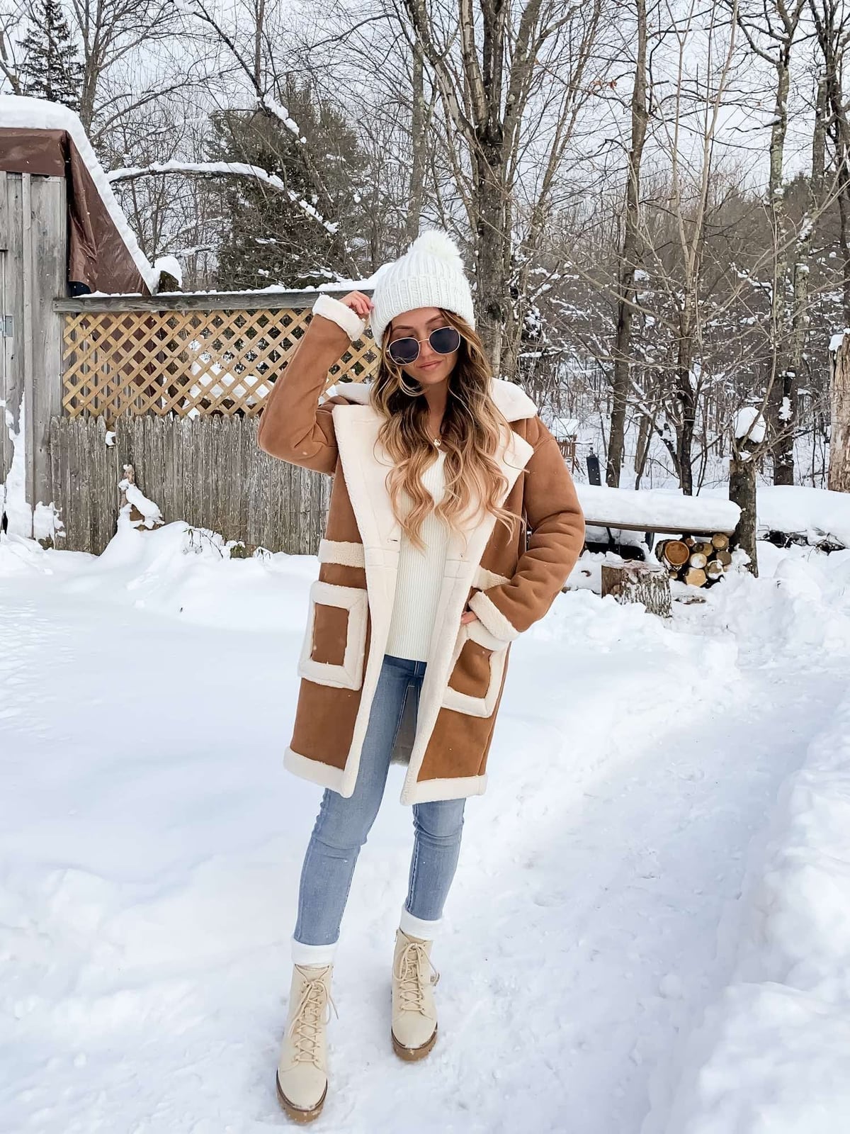 Sherpa-Lined Coat with Cream Sweater and Jeans Sherpa-Lined Coat with Cream Sweater and Jeans — Trendy Cozy Outfits
