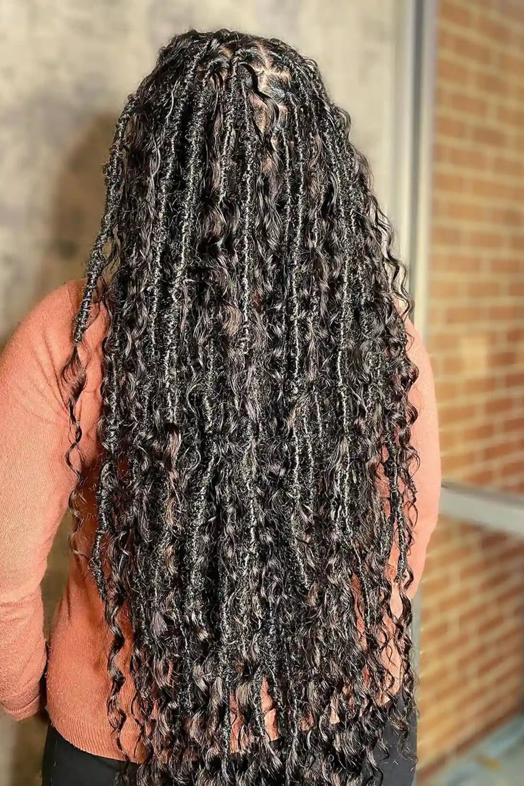 Mid-Back Faux Locs With Grey Streaks, Close-Up Take Mid-Back Faux Locs With Grey Streaks, Close-Up Take — Trendy Crochet Hair