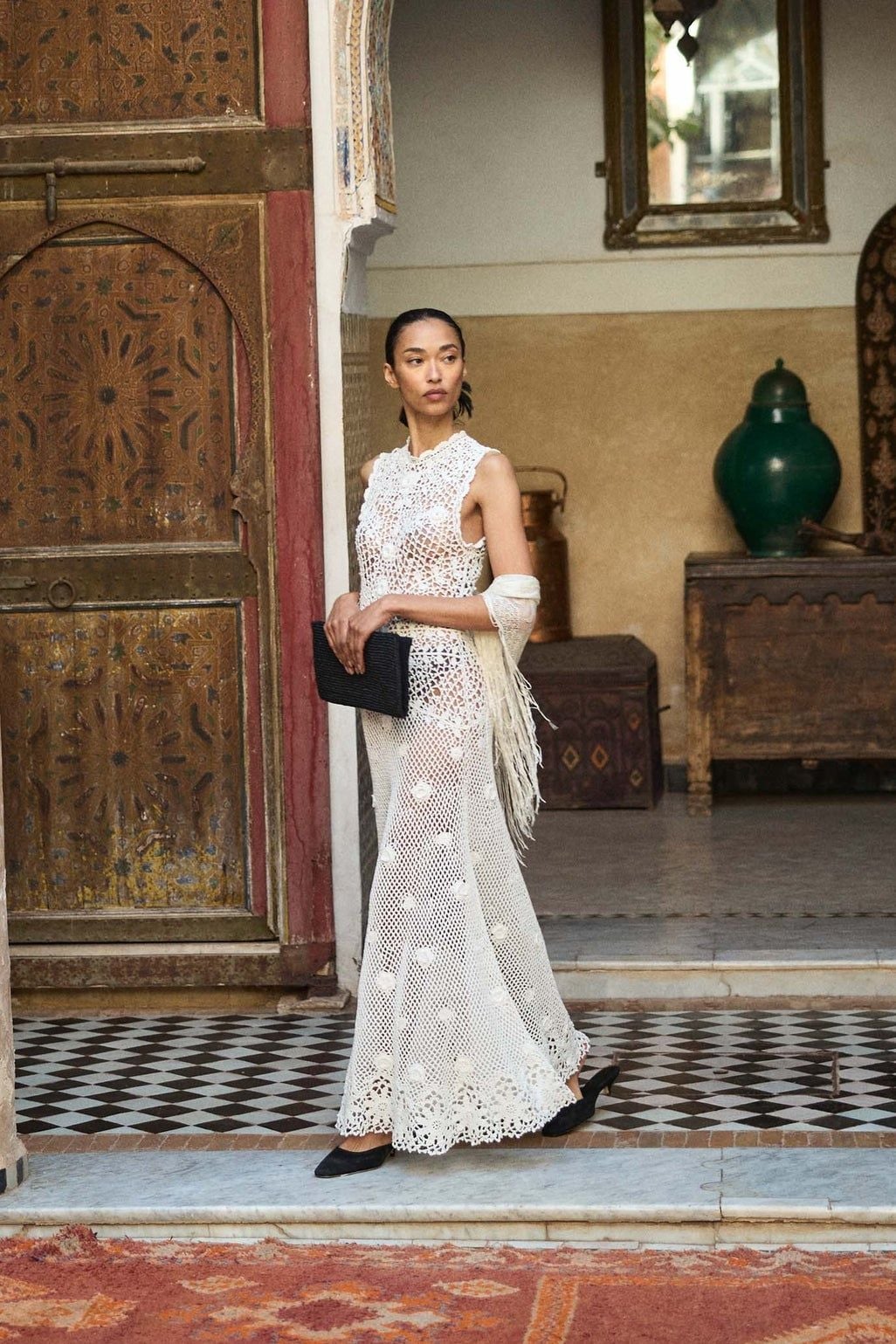 White Crochet Lace Gown for Evening Sophistication White Crochet Lace Gown for Evening Sophistication — Trendy Crochet Outfits