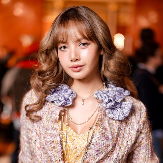 Collarbone Butterfly Cut With Wispy Bangs — Trendy Cutting Bangs