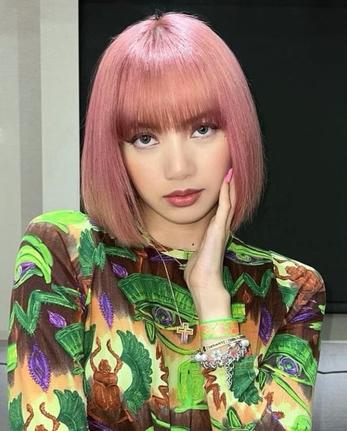 Chin Length Bob With Blunt Bangs, Dark Brown — Trendy Cutting Bangs
