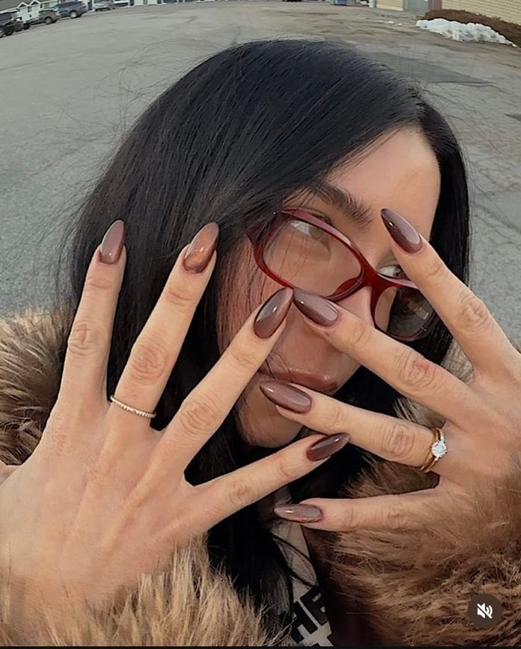 Mocha Brown Subtle Ombre Almond Nails — Trendy Dark Nails