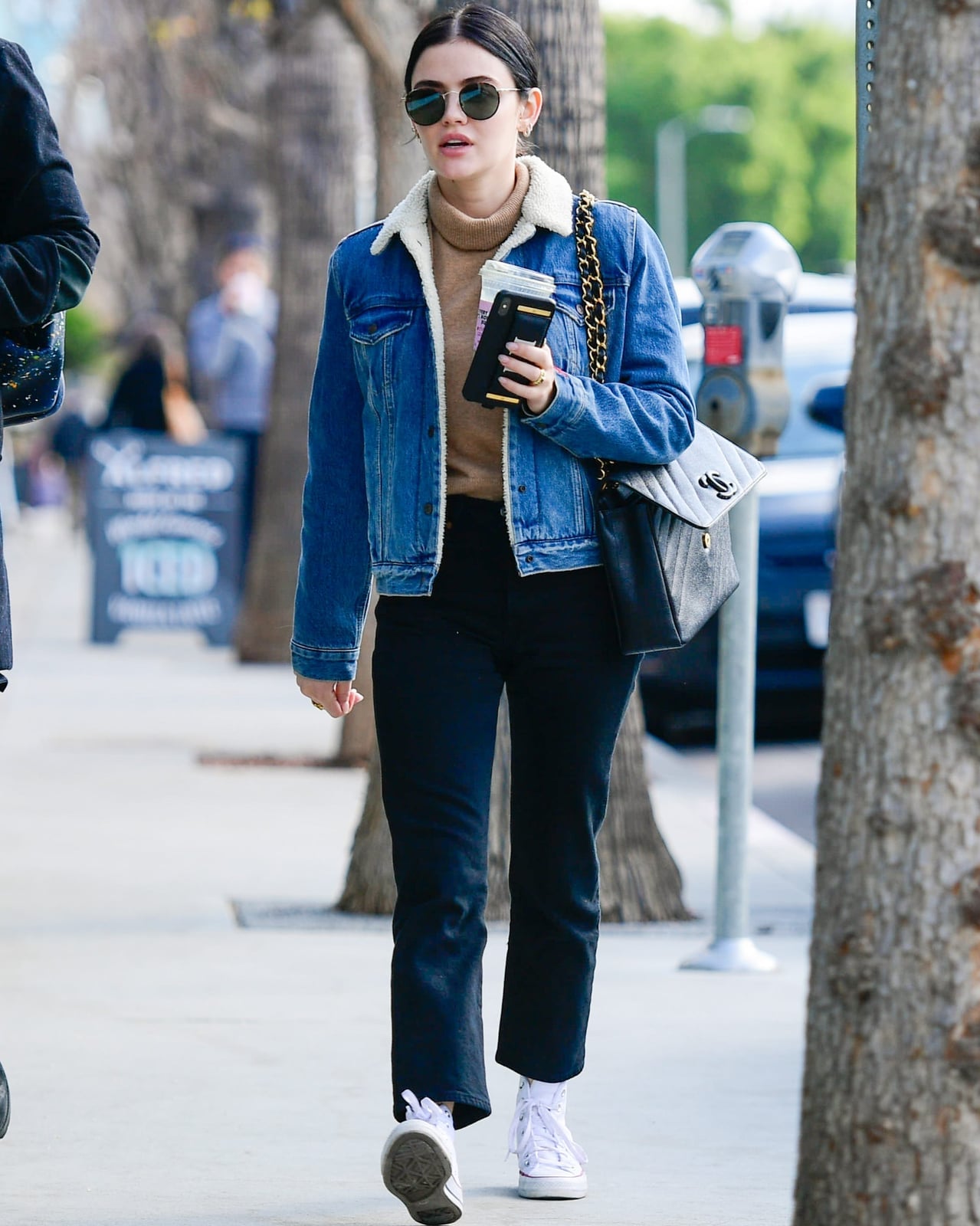 Denim Jacket with Shearling Collar and Turtleneck Denim Jacket with Shearling Collar and Turtleneck — Trendy Denim Jacket Outfits