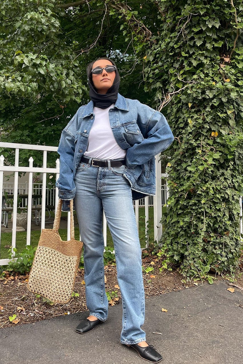 Oversized Denim Jacket with Black Belt and Tote Bag Oversized Denim Jacket with Black Belt and Tote Bag — Trendy Denim Jacket Outfits