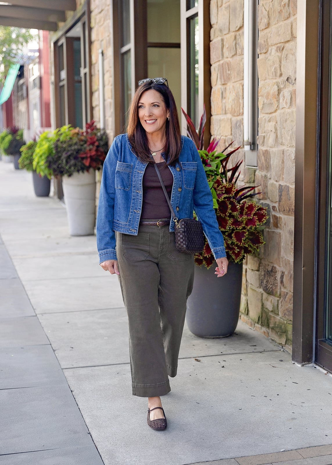 Classic Denim Jacket with Ribbed Top and Olive Green Pants Classic Denim Jacket with Ribbed Top and Olive Green Pants — Trendy Denim Jacket Outfits