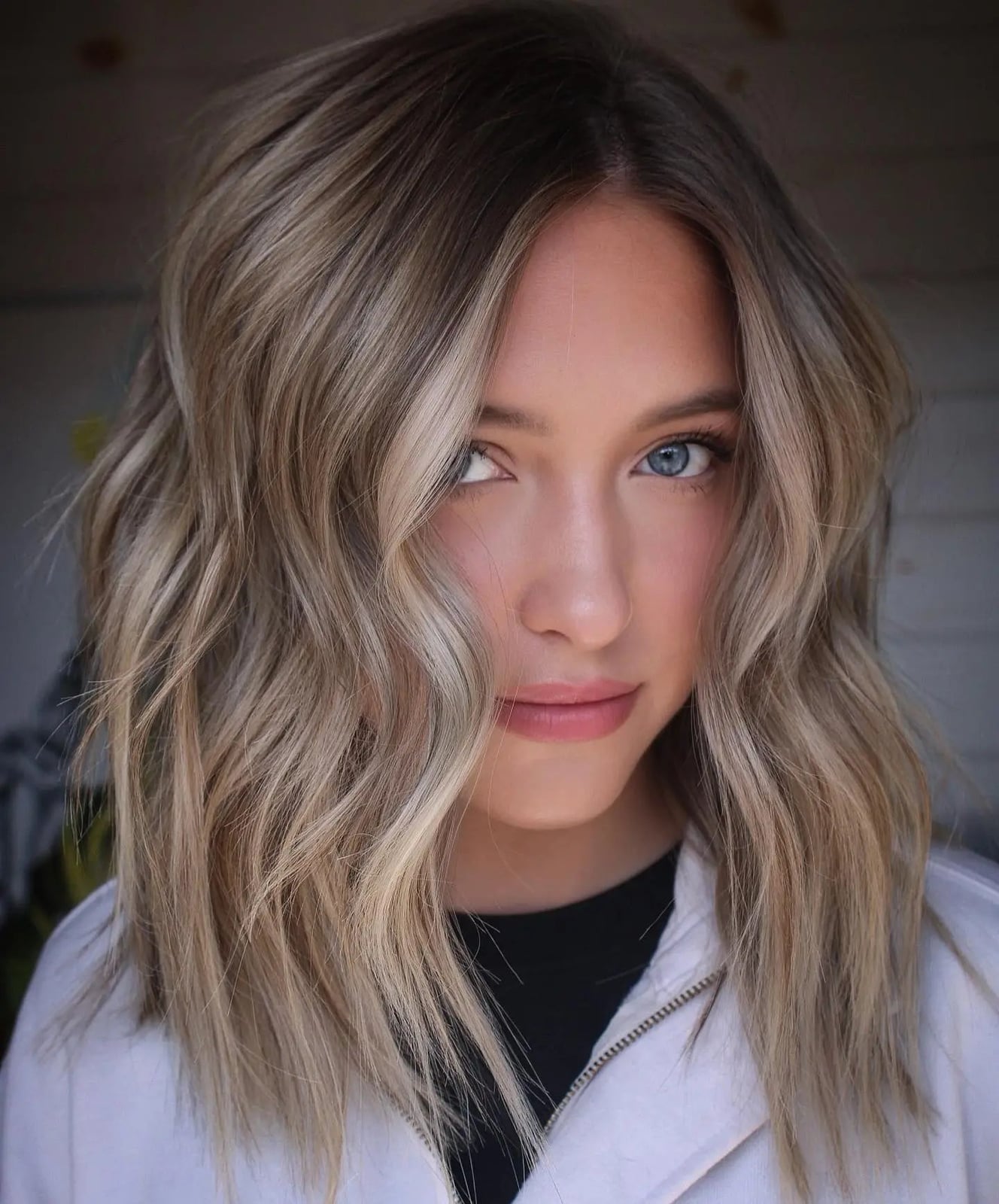 Collarbone Layers With Curtain Bangs and Balayage, Wavy Collarbone Layers With Curtain Bangs and Balayage, Wavy — Trendy Dirty Hair Hairstyles
