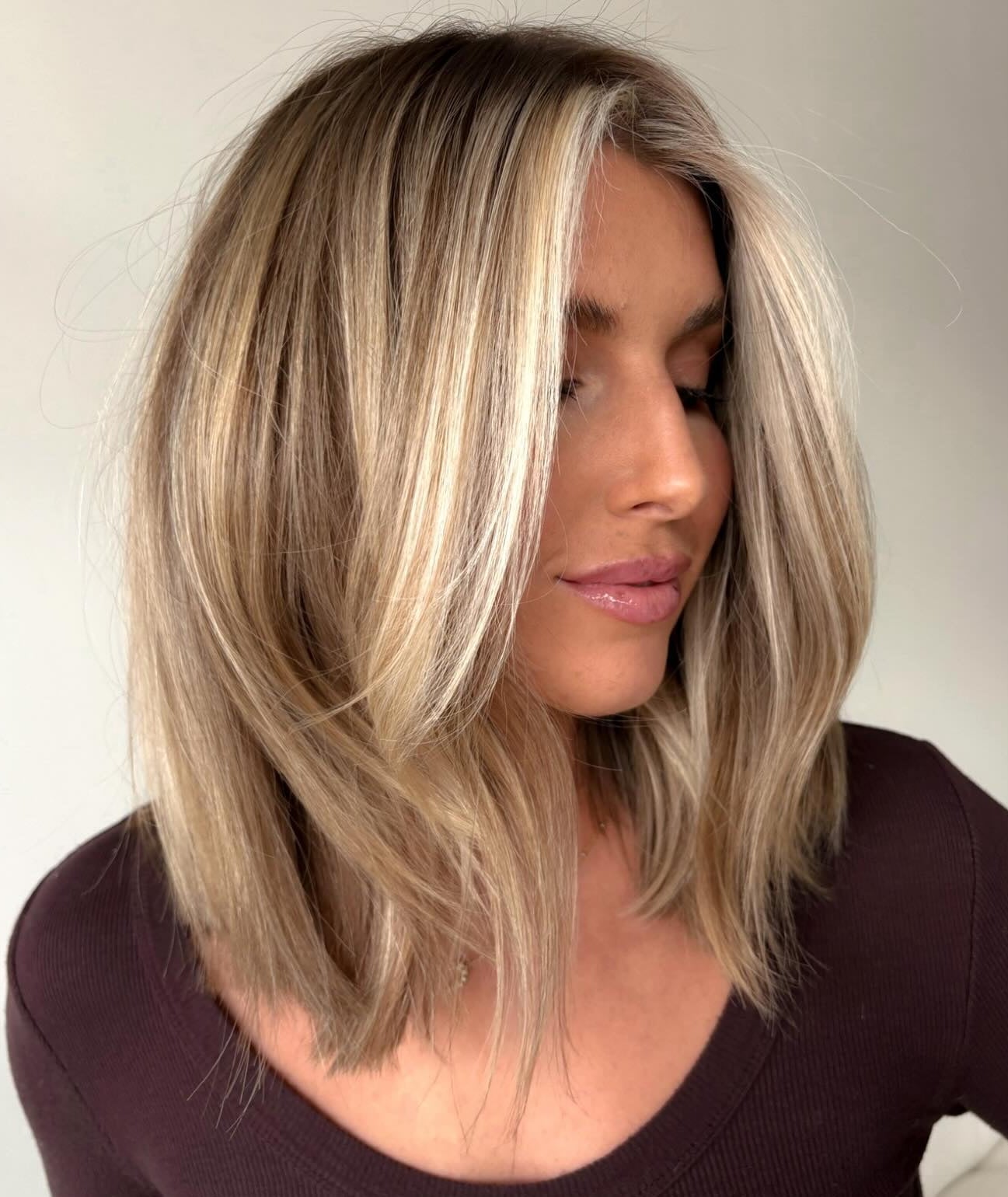 Dark Blonde Bob With Voluminous Curtain Bangs Dark Blonde Bob With Voluminous Curtain Bangs — Trendy Dirty Hair Hairstyles
