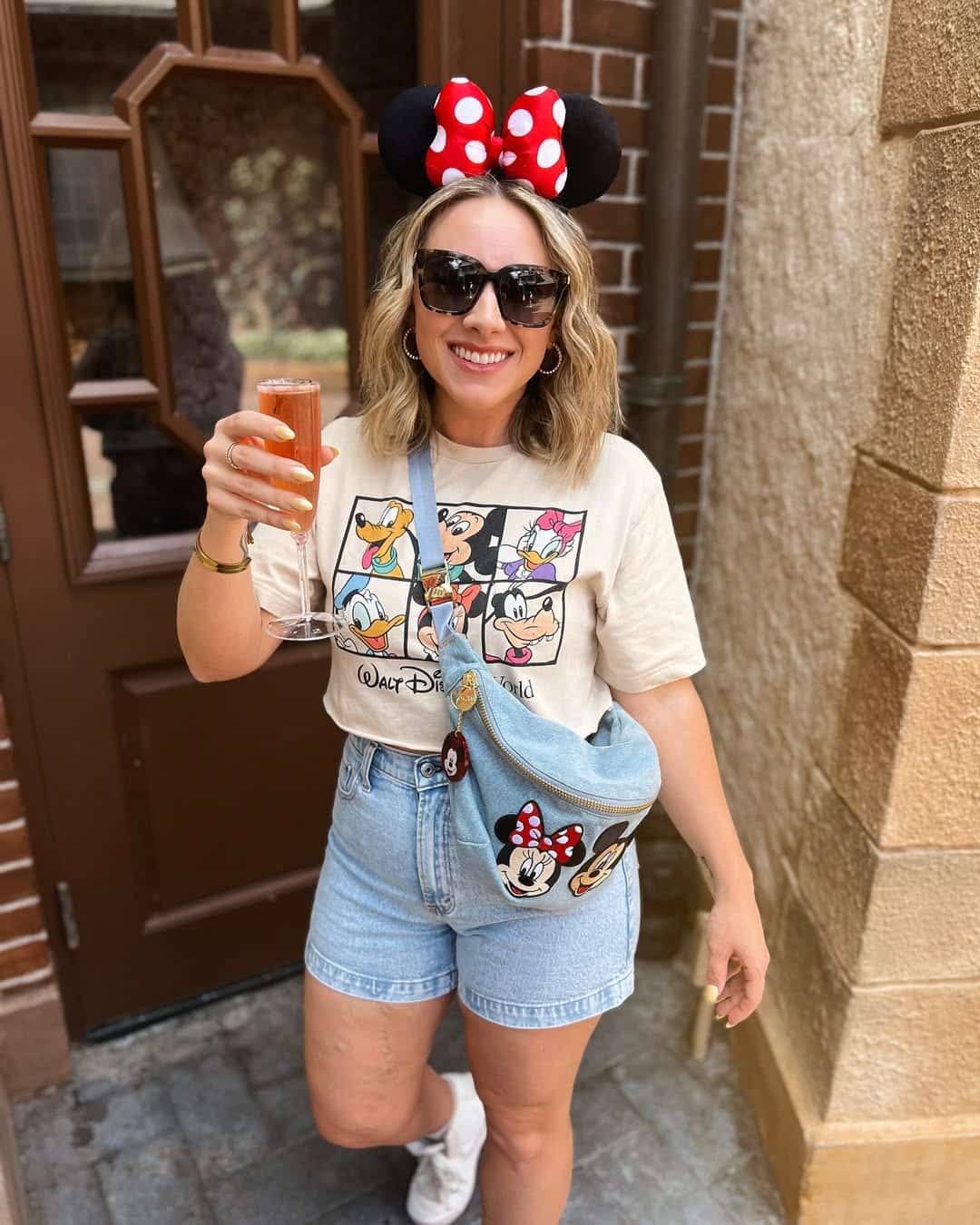 Cartoon Print Cropped T-Shirt with Denim Shorts and Relaxed Top — Trendy Disney Outfits