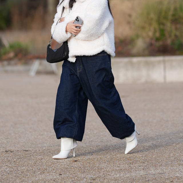 Fuzzy Jacket with Denim Top and Baggy Wide-Leg Jeans Fuzzy Jacket with Denim Top and Baggy Wide-Leg Jeans — Trendy Downtown Girl Outfits