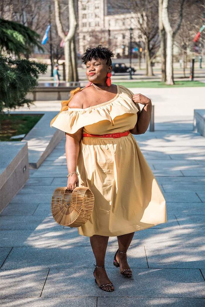 Pale Yellow Off-Shoulder Midi Dress With Red Belt Pale Yellow Off-Shoulder Midi Dress With Red Belt — Trendy Dress As Your Type