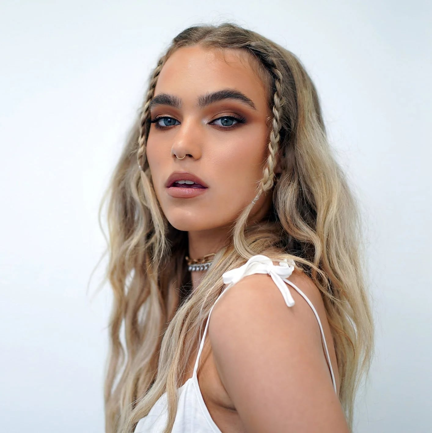 Messy Mid-Back Dark Ash Blonde — Trendy Extensions Hair