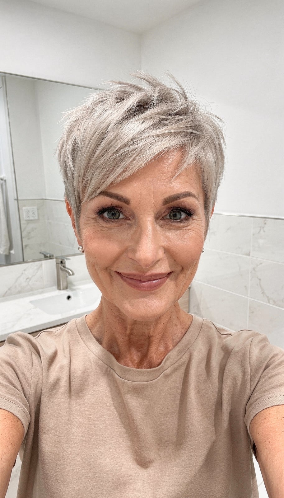 Ear Length Ash Blonde Pixie With Texture Ear Length Ash Blonde Pixie With Texture — Trendy Fine Hair