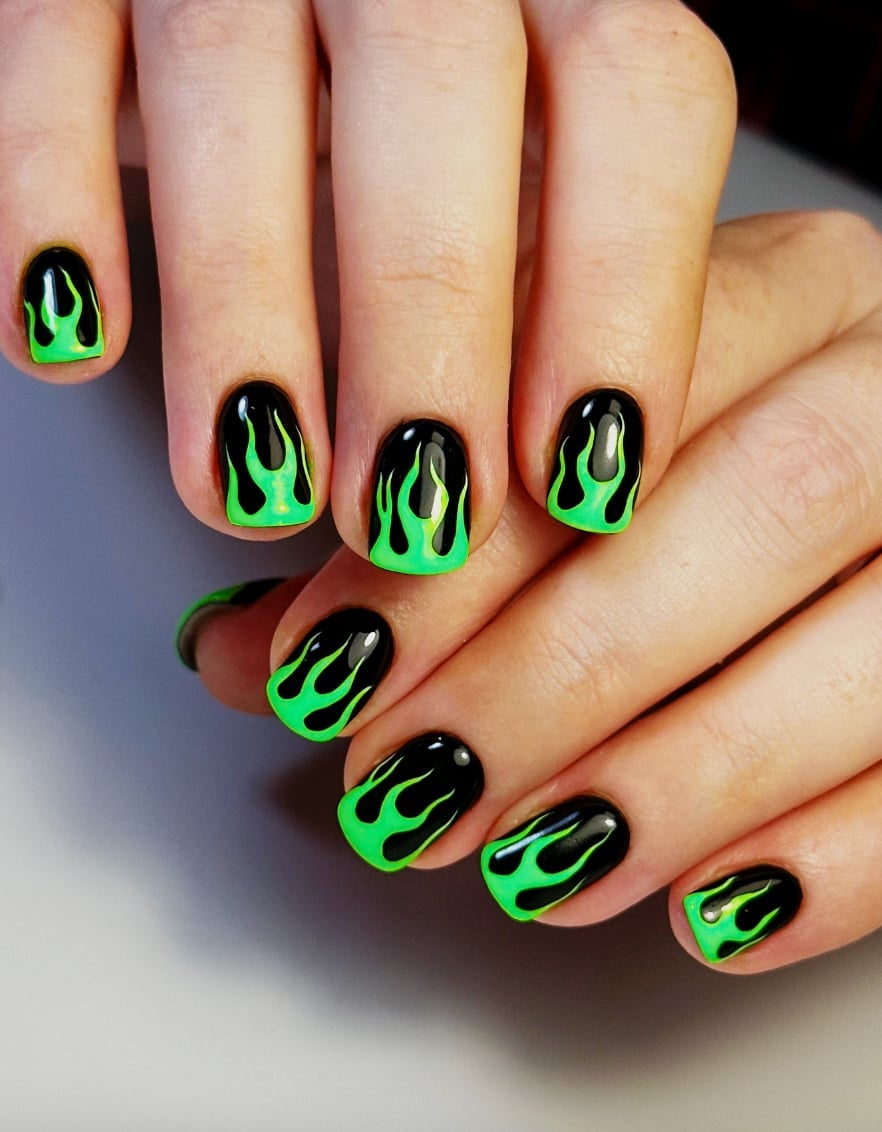Short Square Black With Neon Green Flames Short Square Black With Neon Green Flames — Trendy Flame Nails
