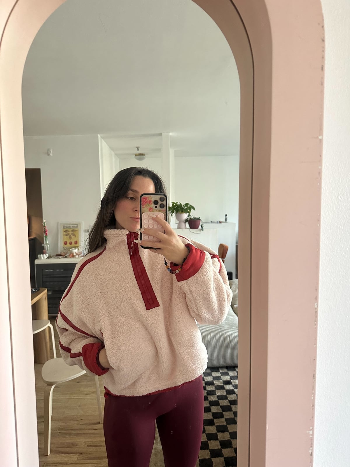 Pink Fleece Sweatshirt with Burgundy Trim and Matching Leggings Pink Fleece Sweatshirt with Burgundy Trim and Matching Leggings — Trendy Fleece Outfits