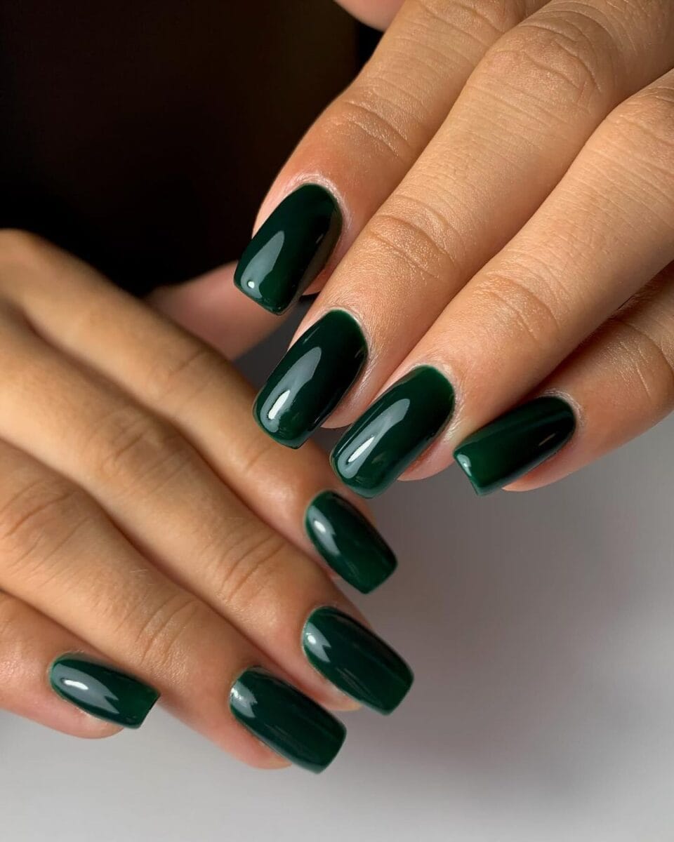 Medium Square Glossy Deep Green Nails Medium Square Glossy Deep Green Nails — Trendy Forest Green Nails