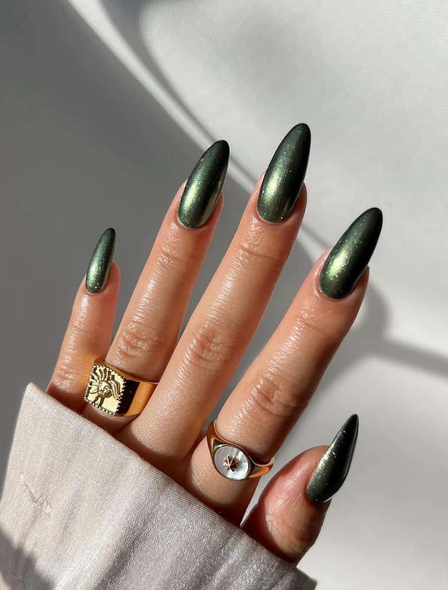Long Stiletto Metallic Shimmer Forest Green Long Stiletto Metallic Shimmer Forest Green — Trendy Forest Green Nails