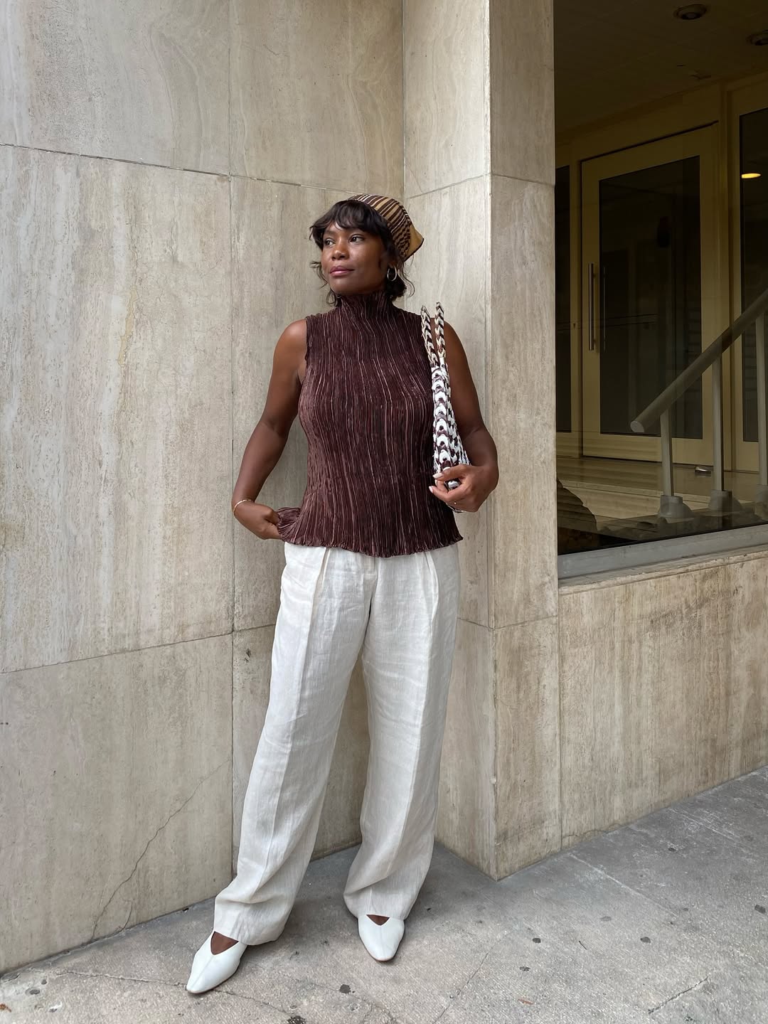 Brown Turtleneck Top with Linen Trousers Brown Turtleneck Top with Linen Trousers — Trendy French Style