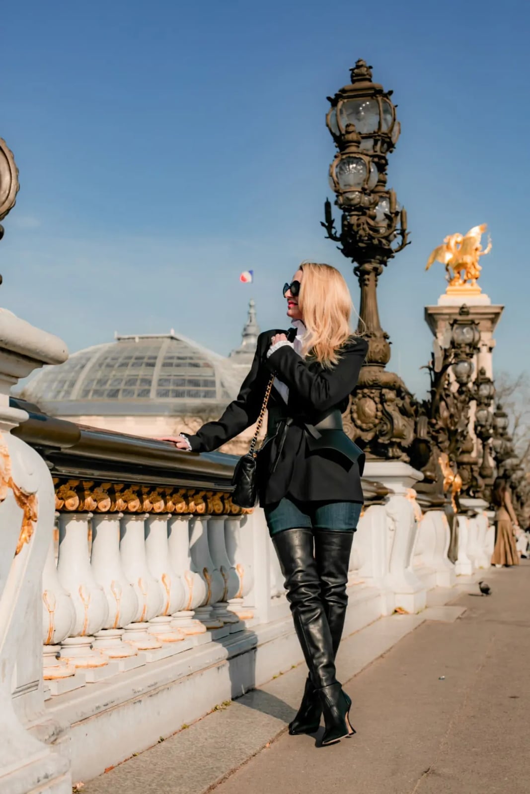 Oversized Blazer with Thigh-High Boots Oversized Blazer with Thigh-High Boots — Trendy French Style