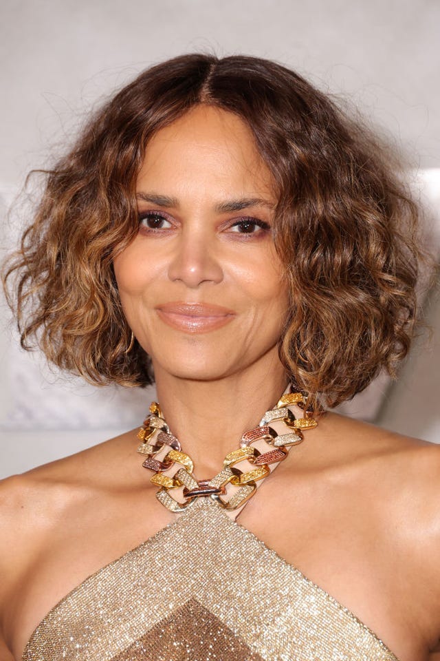 Textured Chin Bob With Side Part Textured Chin Bob With Side Part — Trendy Frizzy Hair
