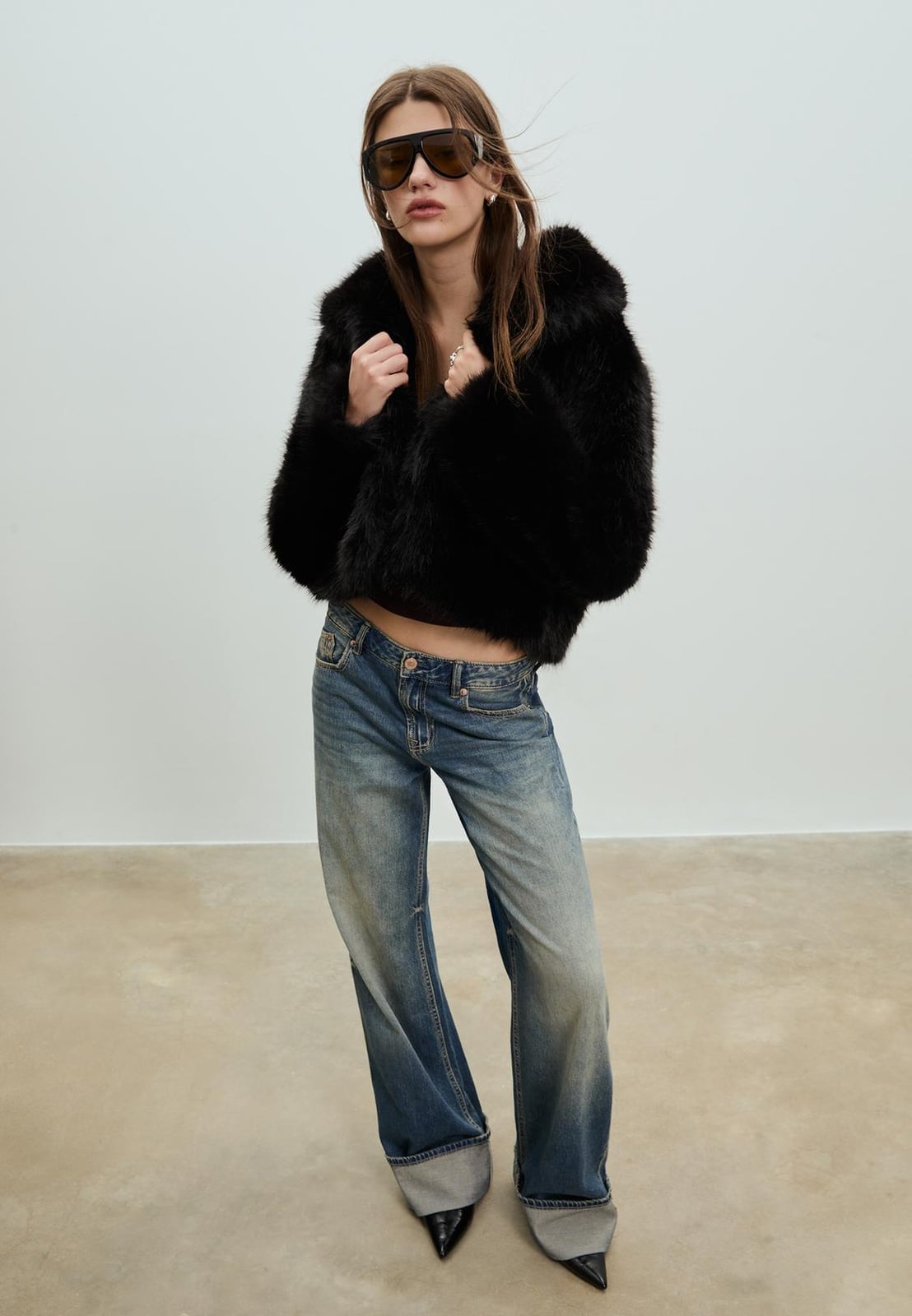 Black Cropped Jacket With Wide Leg Jeans Black Cropped Jacket With Wide Leg Jeans — Trendy Fur Outfits