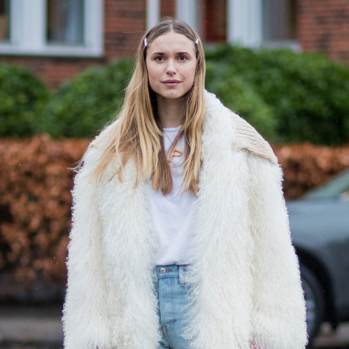 Oversized Cream Fur Coat With Knit Collar Oversized Cream Fur Coat With Knit Collar — Trendy Fur Outfits