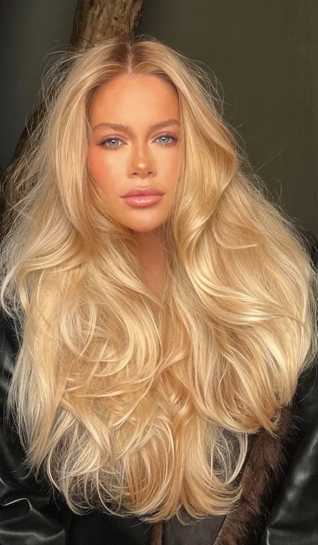 50 Trendy Summer Hair Colour Ideas : Golden Vanilla Blonde Butterfly Long Layers
