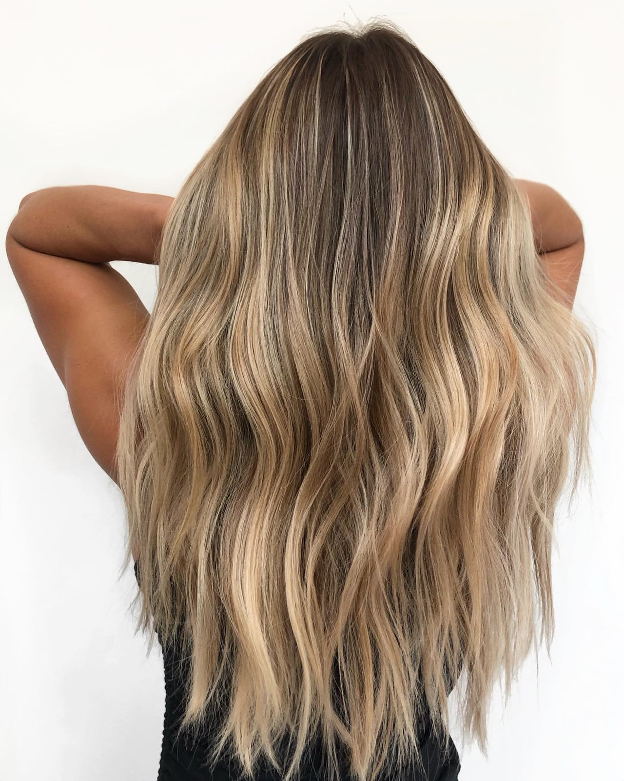 Long Voluminous Golden Blonde Blowout Long Voluminous Golden Blonde Blowout — Trendy Golden Blonde