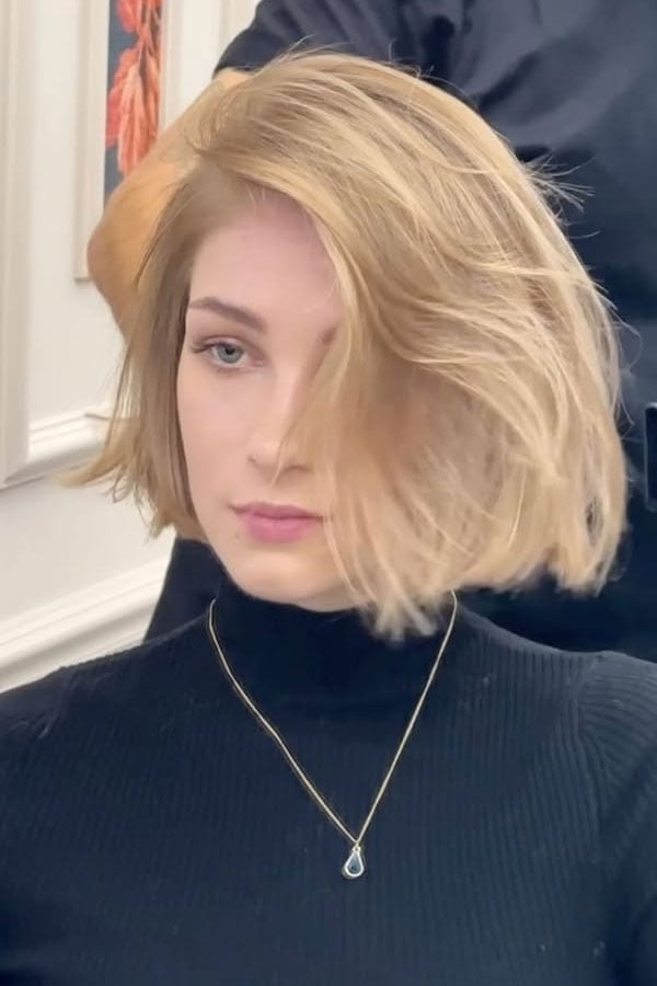 Chin Length Bob With Creamy Blonde Waves Chin Length Bob With Creamy Blonde Waves — Trendy Golden Blonde