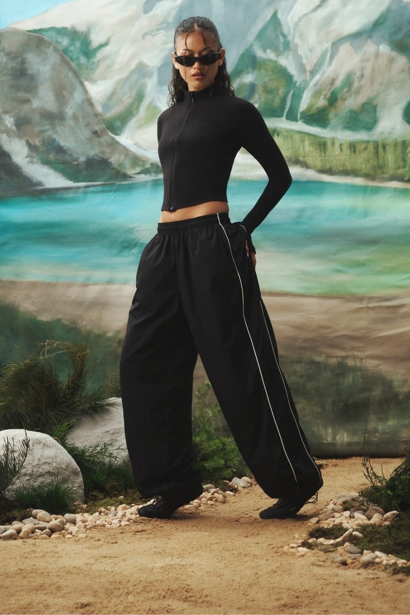 Extremely Wide-Leg Track Pants and Mock Neck Top Extremely Wide-Leg Track Pants and Mock Neck Top — Trendy Gorpcore Outfits