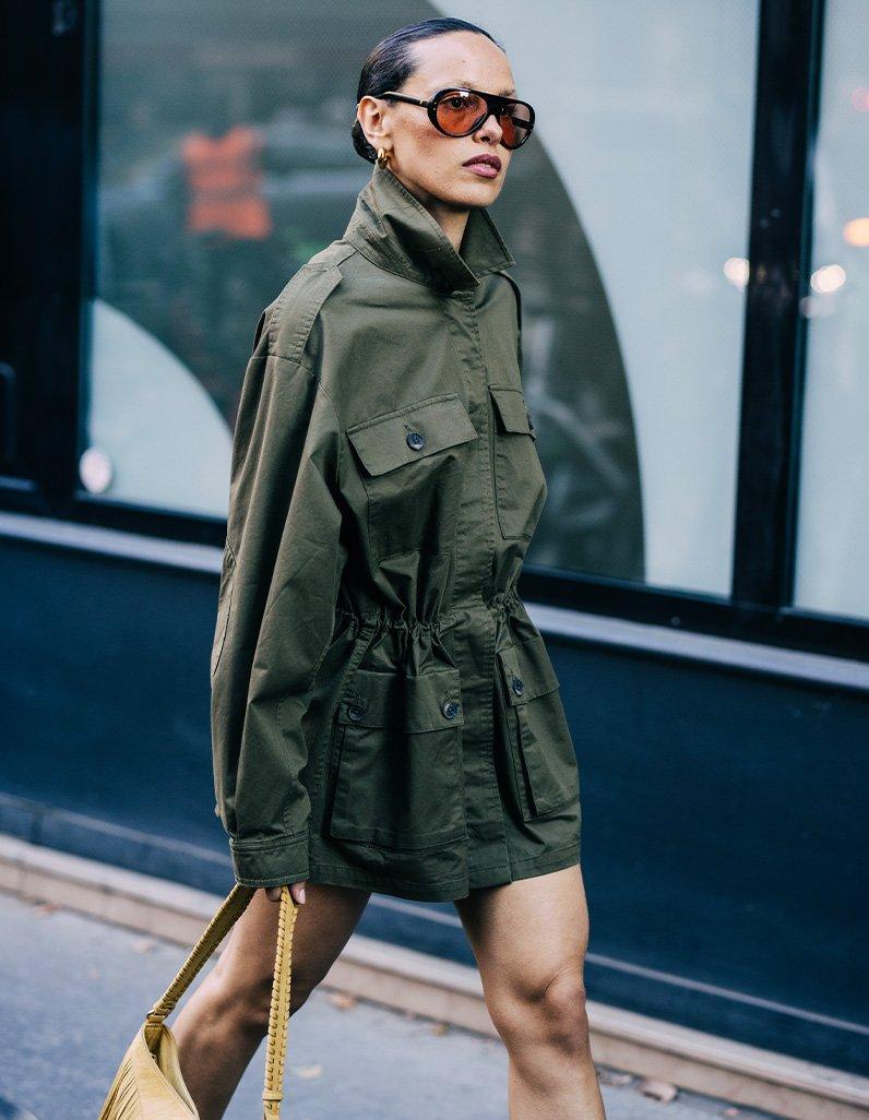 Olive Utility Jacket with Yellow Fringe Bag Olive Utility Jacket with Yellow Fringe Bag — Trendy Gorpcore Outfits