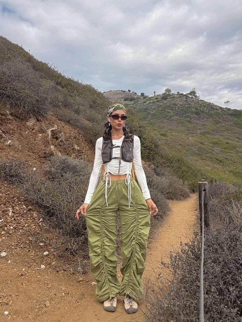 Utility Vest and Ruched Cargo Pants Utility Vest and Ruched Cargo Pants — Trendy Gorpcore Outfits