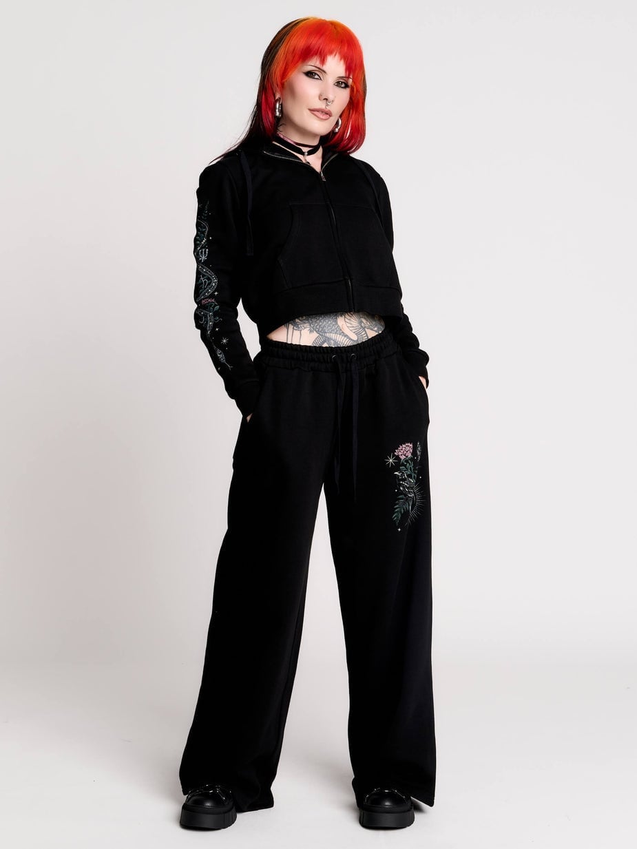 Cropped Hoodie With Wide-Leg Sweatpants Cropped Hoodie With Wide-Leg Sweatpants — Trendy Goth Outfits