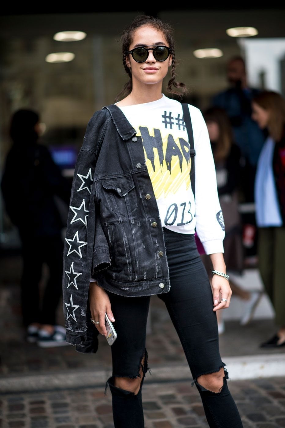 Long Sleeve Graphic Top with Star Print Denim Jacket — Trendy Graphic Tee Outfits
