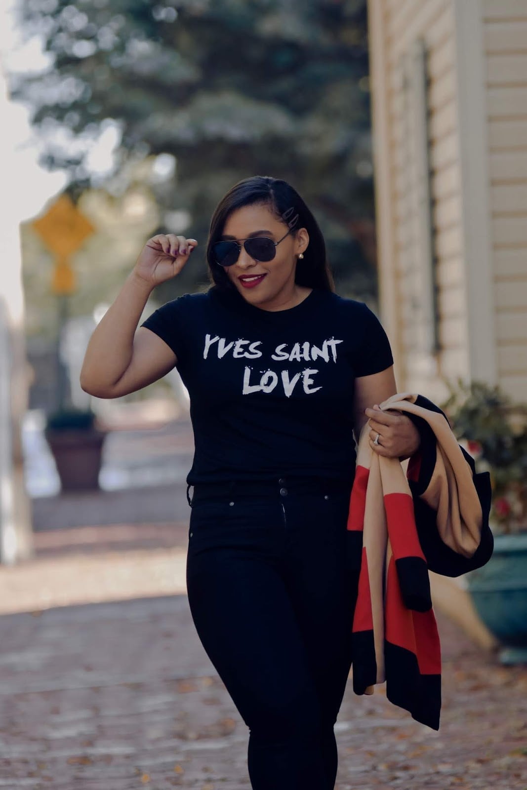 Graphic Tee with Skinny Jeans and Held Cardigan — Trendy Graphic Tee Outfits