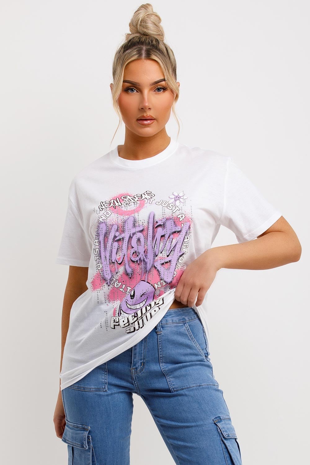 Oversized Graphic Tee with Graffiti Print — Trendy Graphic Tee Outfits