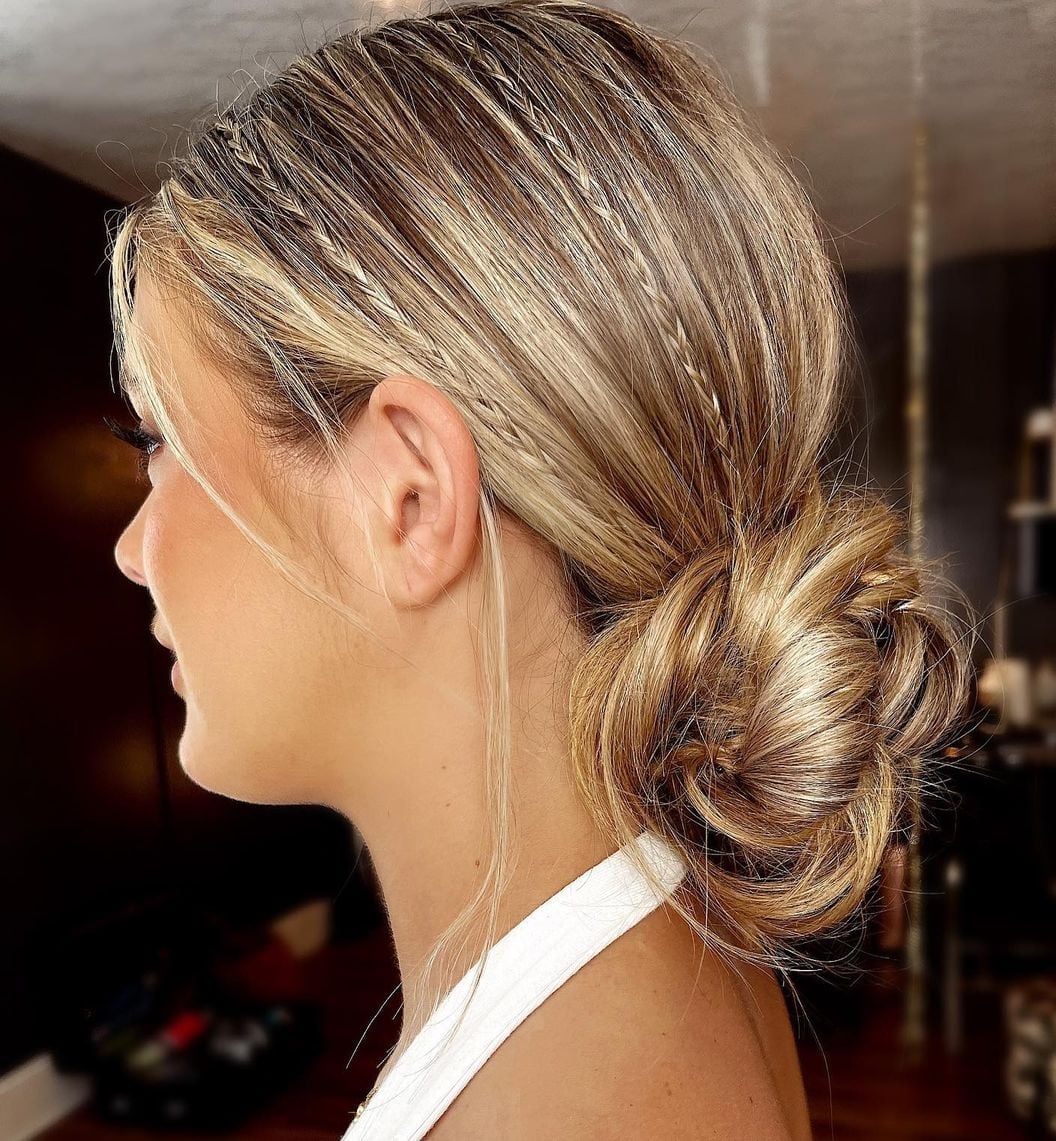 Shoulder Length Textured Low Bun Blonde Shoulder Length Textured Low Bun Blonde — Trendy Greasy Hair Hairstyles